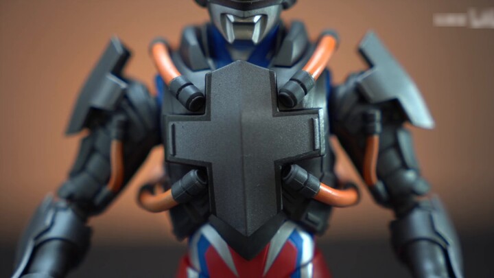 So với ta về tu luyện, ngươi vẫn kém hai năm rưỡi! Zero Training Armor Bandai SHF Space Heroes Super