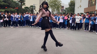 I was a local girl in high school⌯･-･⌯