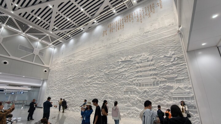 Spectacular! The massive white marble relief of Wuhan Metro Line 12