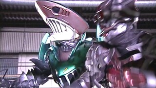 《通知》幪面超人及假面騎士龍騎超戰鬥錄像帶龍騎VS Agito