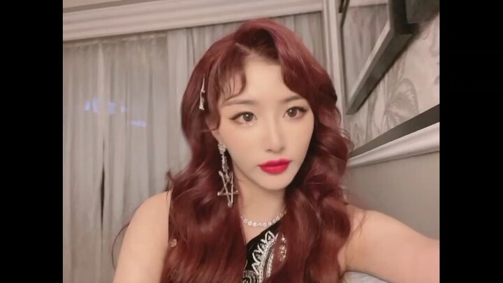 Ini semua dilakukan oleh satu orang aja?! Mulutku sampai ternganga! Catat aja di chat: Kong Xue’er s