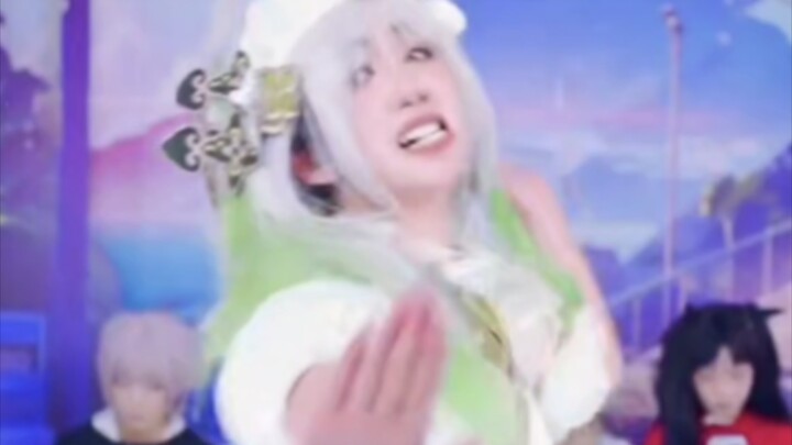 双人成舞，单人军训，电报不断。（萝卜草神女仆装）