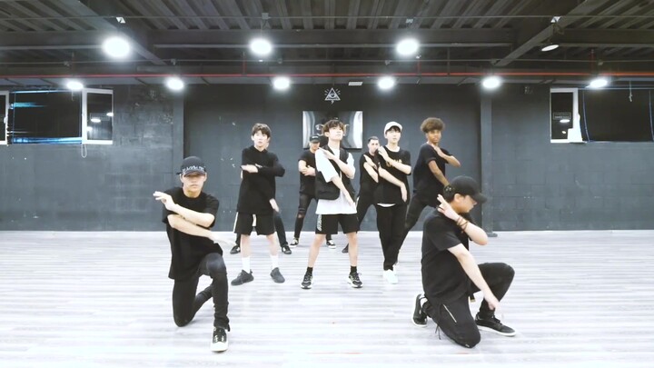 เมื่อ TFBOYS เต้นตามเพลงธีมของรายการ Youth With You 2 ด้วยคำว่า "YES!OK!"