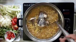 Cá lốc nấu canh  chua .. cá lốc kho tiêu....một con cá  hai món ăn