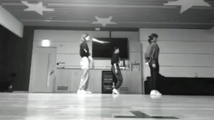 นาริม โมโมะ