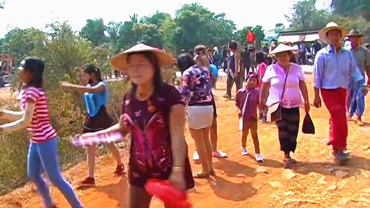 ၁၃ရရ မီးပုံပွဲ(ခ)အ်ှေဒါန် ရောသမမွှေ ဗီဒီယိုရွှေယဉ်ထော