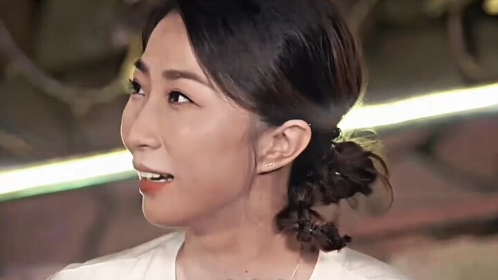 هوانغ زيتاو يصطحب التوأم المميز في البرنامج**