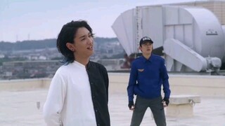 Tregear: I just want to fight alongside you! Taylor!