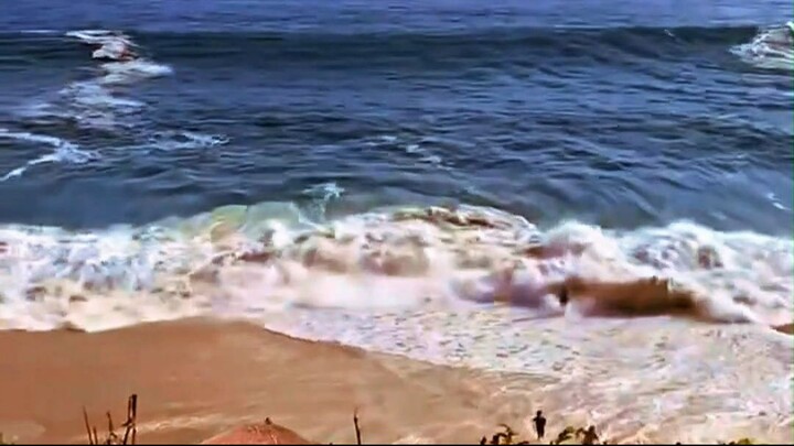 O QUE É ESSE FENÔMENO NO MAR? 🌊 SURREAL!