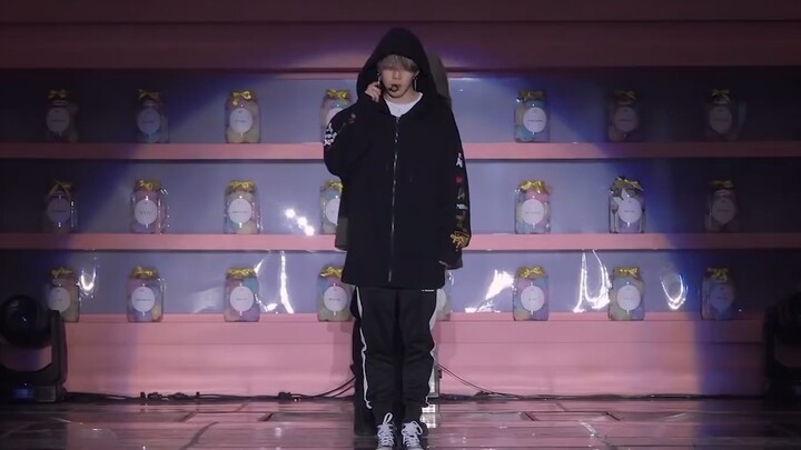 If the third-generation “Little Hug Group’s” rehearsal level were judged by fifth-generation standar