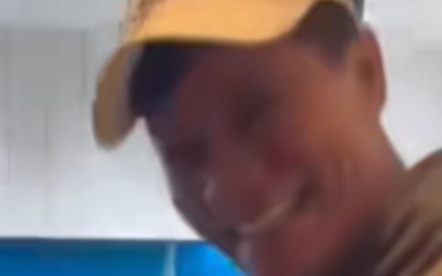Vương Lôi mua cá