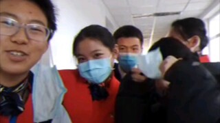 去年航空服务系第一次发制服的时候