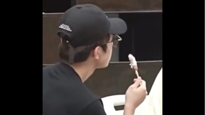 【SEVENTEEN】عادات الأكل الغريبة هذه غريبة في الأساس، لكن عندما تحدث مع هذا الشخص، لا تبدو غريبة كثيرً