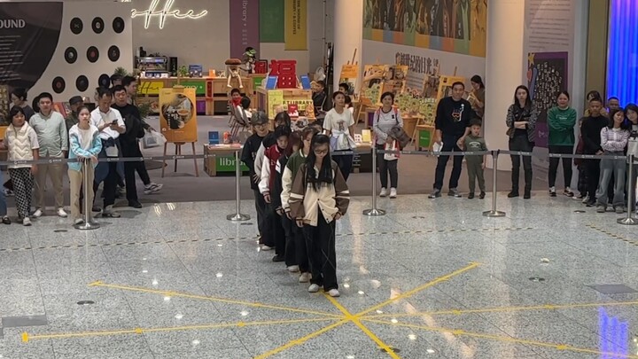 随舞路演Love119 应援太棒啦！！！拉椅子大火 这个视角太好看了（激动