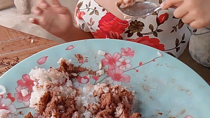 Ang batang walang pili sa pagkain SI Baby Akie