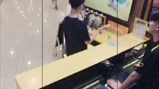 Hanya dalam beberapa puluh detik, saya telah menontonnya berkali-kali.