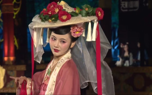 【2020国风大赏华裳九州】罗衣何飘飘，轻裾随风远，顾盼遗光彩，长啸气若兰