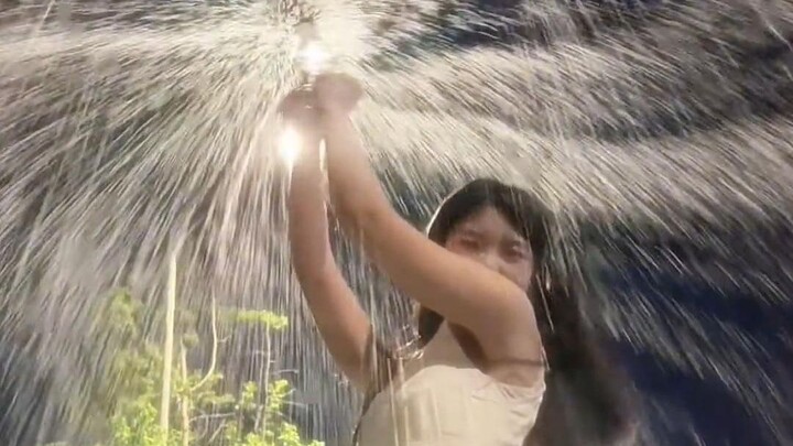 Kebahagiaan yang Bisa Didapat Cuma dengan Satu Botol Air Mineral! Tutorialnya Datang!