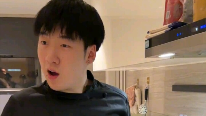 Nhìn mà đói bụng quá! Đầu bếp Capper đã nấu cả một bàn tiệc ngon cho Xa Triết!