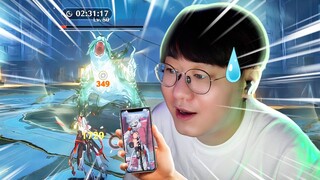 “Bao nhiêu năm nay, ngoài con báo tuyết kia ra, chỉ có cậu là khiến các lữ khách vui nhất thôi.”