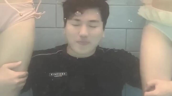 Tantangan Bawah Air Tidak Berkedip Tahap Pertama