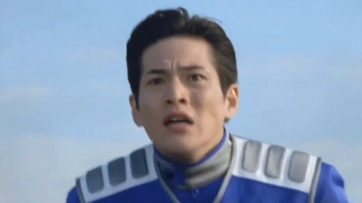 6 Ultramen killed by monsters, Zeta was crushed to death by the monster, and he turned into light an