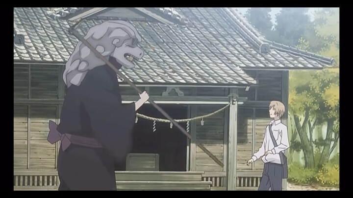 She obviously likes Natsume's favorite youkai, but she insists that she hates him. The stone lion mo