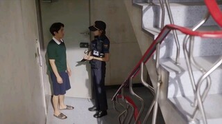当女警发现邻居猥琐男偷了他老妈的裤衩……   "喜剧