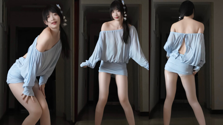 ระบำชุดสีน้ำเงิน