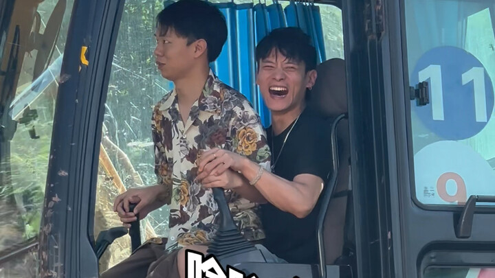 The Barber Who’s a Pro at Operating Excavators