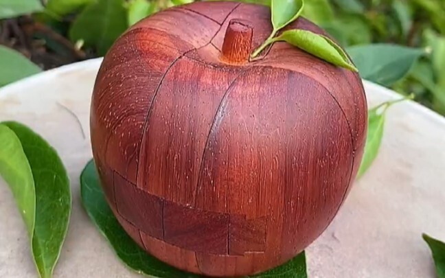 Wooden apple, can you still bite now?