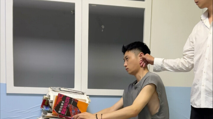 Pure sleepy moments during morning reading class