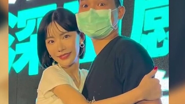 من إنتاج شركة R، لا بد أن يكون منتجًا ممتازًا