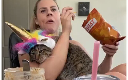 أنت الذي تُطالب بفتح الفيديو في الدروس عبر الإنترنت