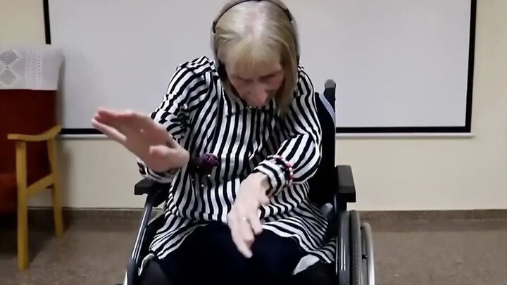 This ballet-dancing grandma passed away. I cried when she opened her arms....