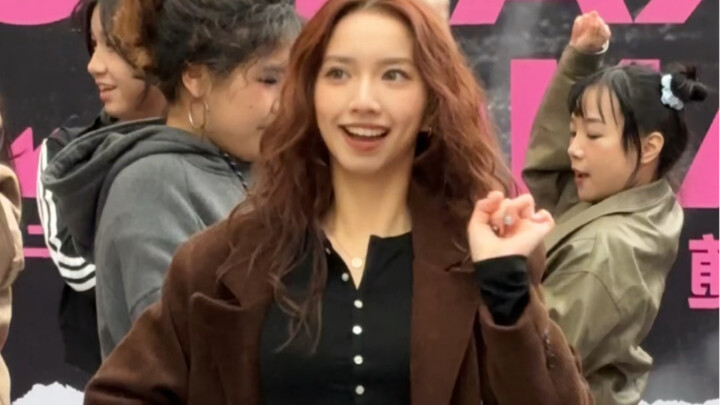 ليلة مثالية - رقصة عشوائية من ليليثرايم