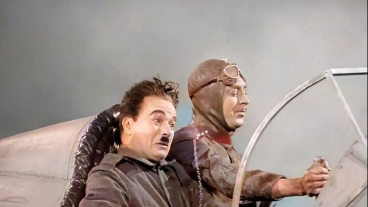 Klip pemulihan warna AI dari komedi hitam-putih Amerika tahun 1940 "The Great Dictator"①