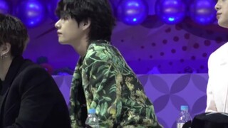 [BTS] Kim Taehyung chuyển tin nhắn: Anh ý cưng quá!