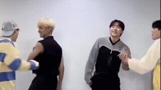 เซเว่นทีน ฟู่เซิ่งกวั่น DK ขอบคุณมากสำหรับการช่วยเชียร์วงบอยแบนด์คนหูหนวก Big Ocean ผมจะสนับสนุนและช