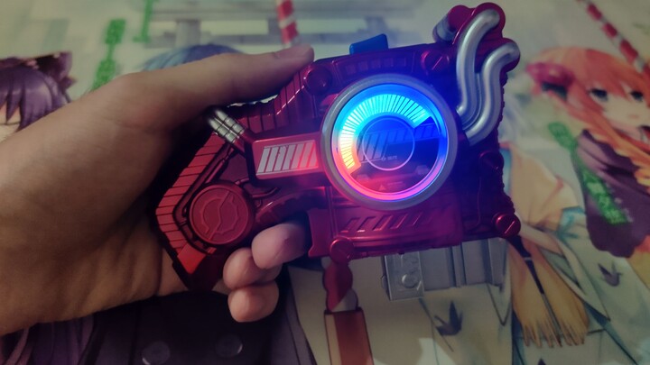 Open the box! Dangerous Trigger Repaint + Lighting [Kamen Rider build]