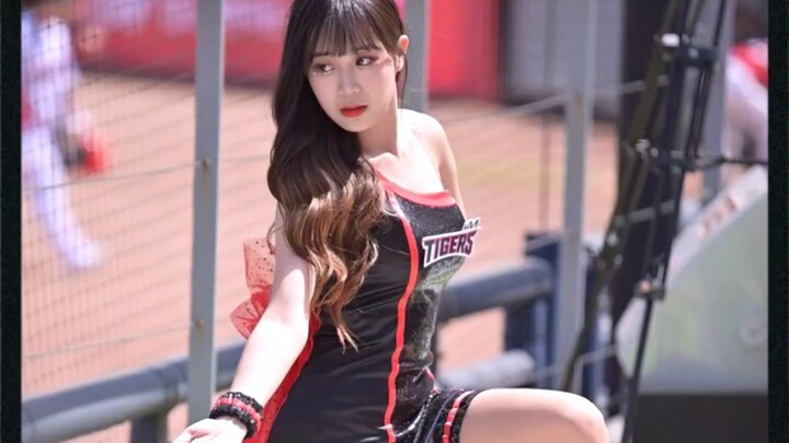 It’s been a long time since I last watched a Korean cheerleading performance.