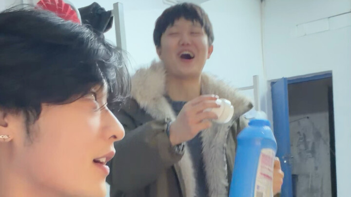 A bunch of people are just putting on an act, always pretending to be super close every time we meet