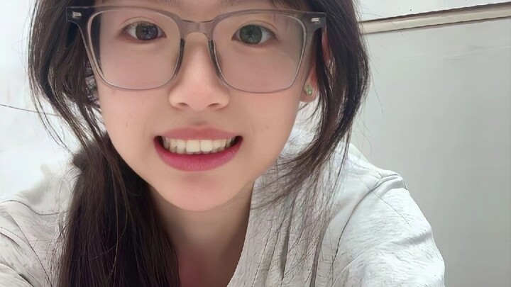 يوو يوو ون جينغ الفتاة الصغيرة تتحدّى وحيدًا وادي الأشرار