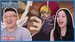 MOST EPIC SILENT FIGHT EVER! NO SOUND. 😎🔈 | One Piece Episode 704 Couples Reaction & Discussion
