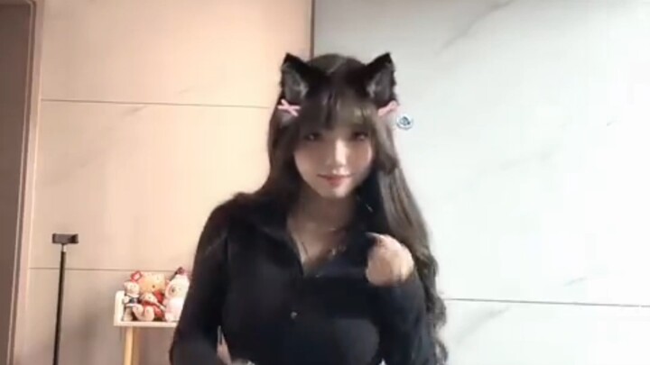 Bé cưng 77 – Buổi trình diễn thay trang phục