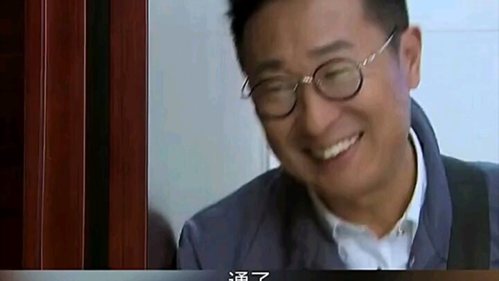 A down-on-his-luck boss bikes to a business meeting—and accidentally crashes into an old man, changi