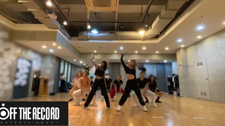 Quyền Ân Phi & Miyawaki Sakura cover Monster trong phòng tập (bản gốc của Red Velvet) [IZ*ONE ARCADE