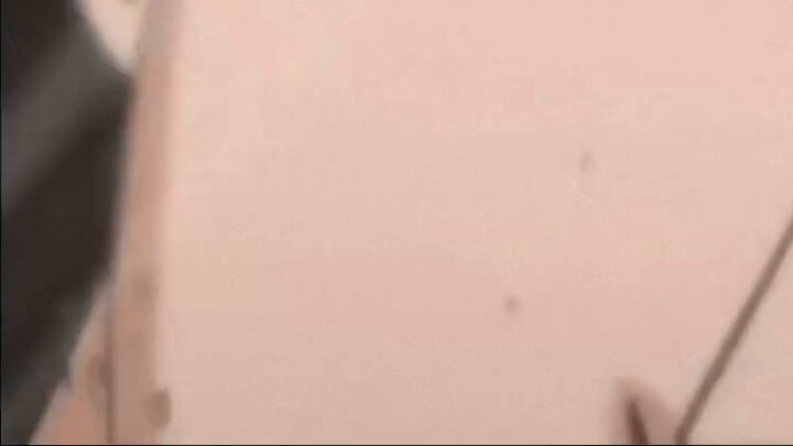 Ichigo Kurosaki mencegat pedang Aizen. Apakah Aizen terkejut?