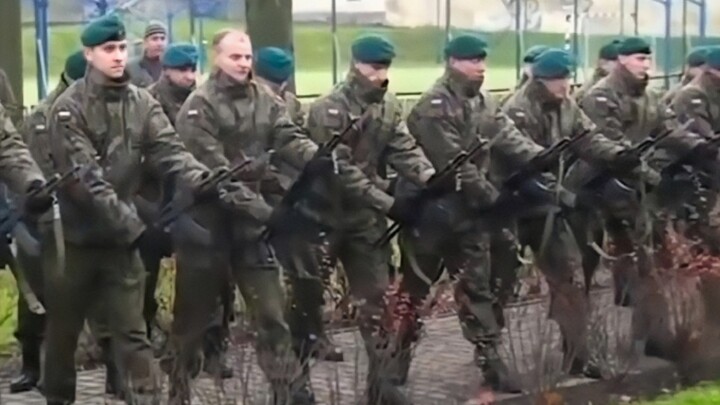 “F***ing insane—gotta watch it again!” «44»