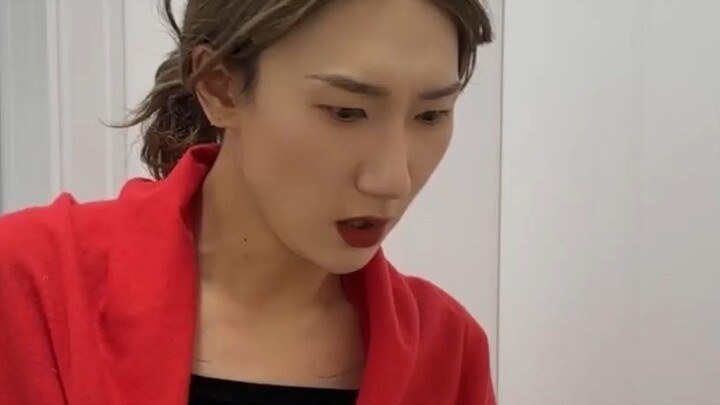 ความสัมพันธ์ระหว่างครอบครัวนี้เริ่มจะวุ่นวายมากขึ้นเรื่อยๆ